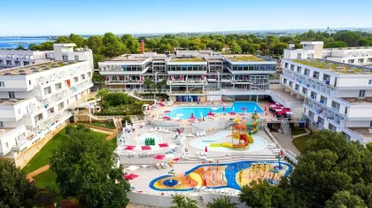 Obóz CHORWACJA - Porec (Hotel DELFIN 2*) - obóz młodzieżowy (autokar) – miniaturka 4