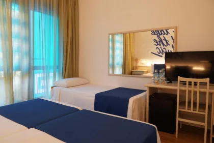 Obóz HISZPANIA - Lloret de Mar (Hotel VIBE 4*) - obóz młodzieżowy (samolot) – miniaturka 4